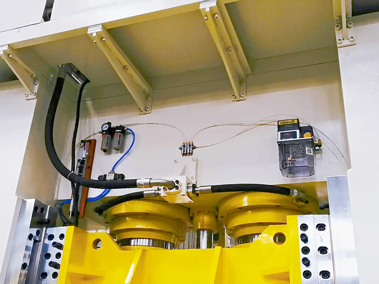 hydraulic press pressure loss protection